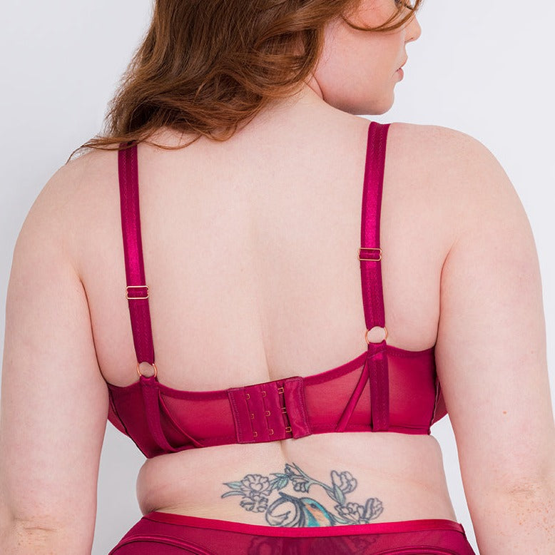 Senses Plunge Bra - Cherry Red