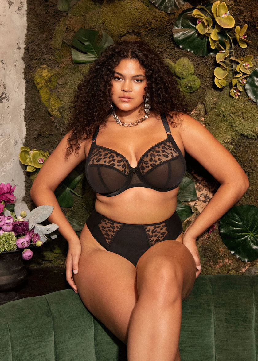 Namrah Bandless Plunge Bra - Black