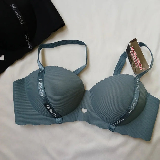 Seamless Ribbed Comfort Bra – Wireless Heart-Cutout Bralette with 