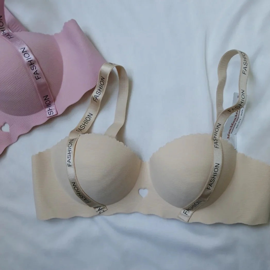 Seamless Ribbed Comfort Bra – Wireless Heart-Cutout Bralette with 