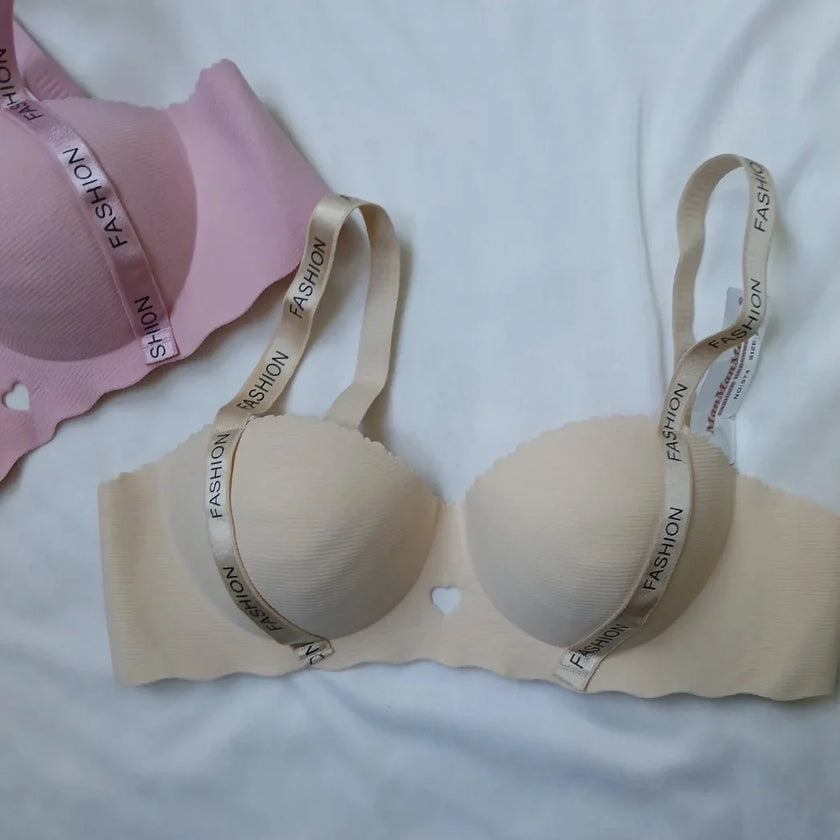 Seamless Ribbed Comfort Bra – Wireless Heart-Cutout Bralette with 