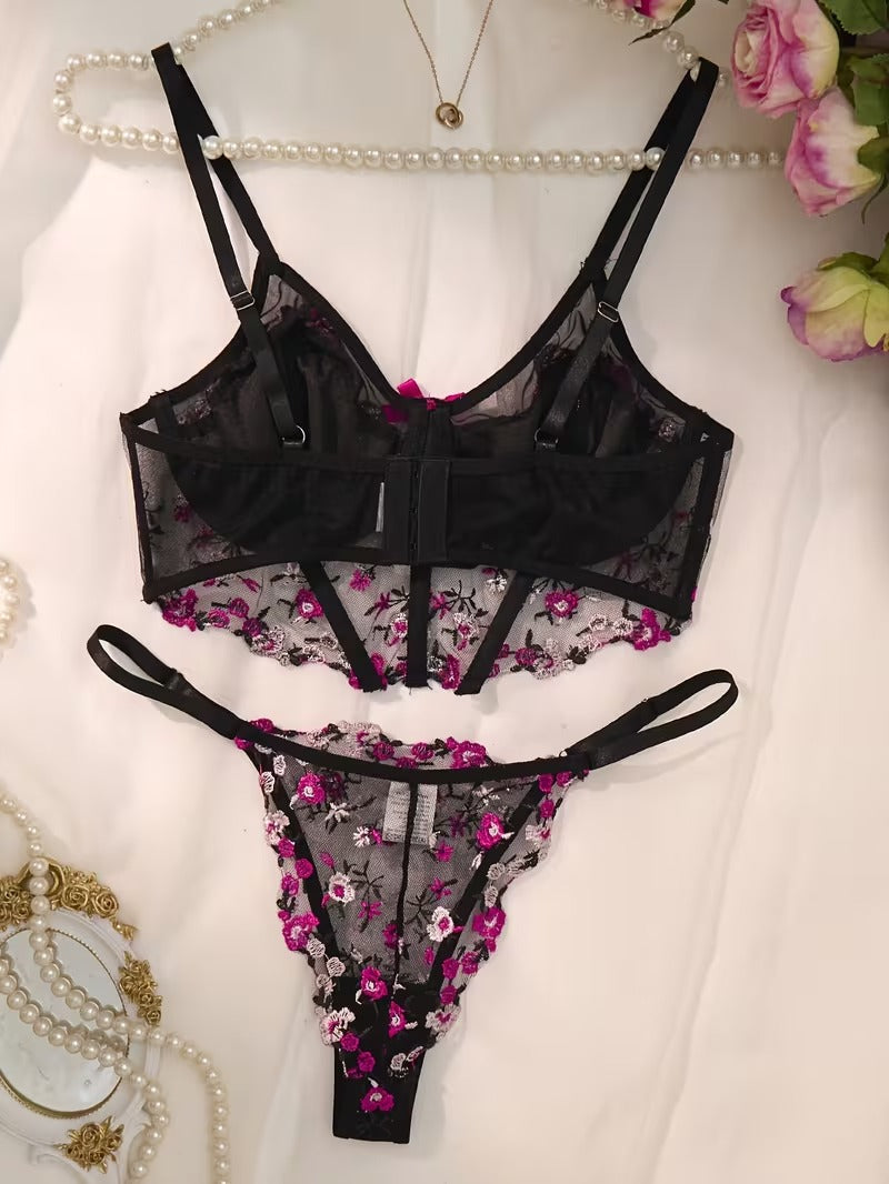 Lace Lingerie Set – Embroidered Bra & Panty | Lingeress