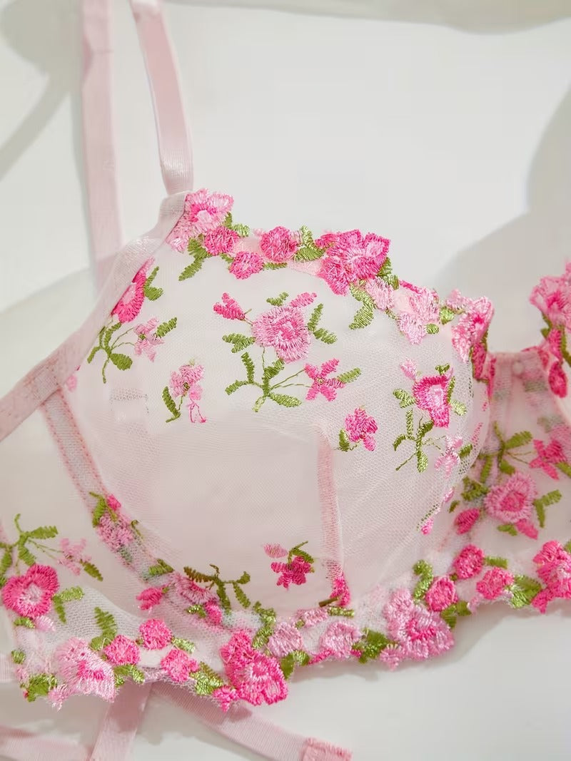 Lace Lingerie Set – Embroidered Bra & Panty | Lingeress