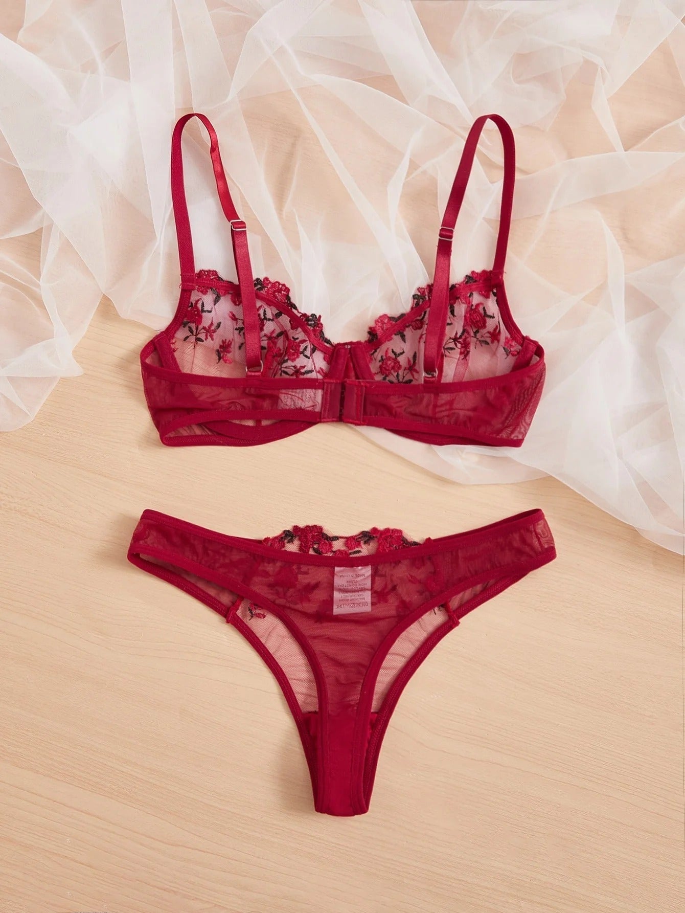 Lace Lingerie Set – Embroidered Bra & Panty