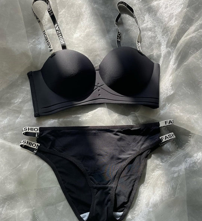 Lace Lingerie Set – Embroidered Bra & Panty | Lingeress