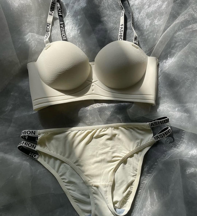 Lace Lingerie Set – Embroidered Bra & Panty | Lingeress