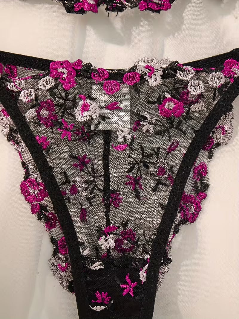 Lace Lingerie Set – Embroidered Bra & Panty | Lingeress