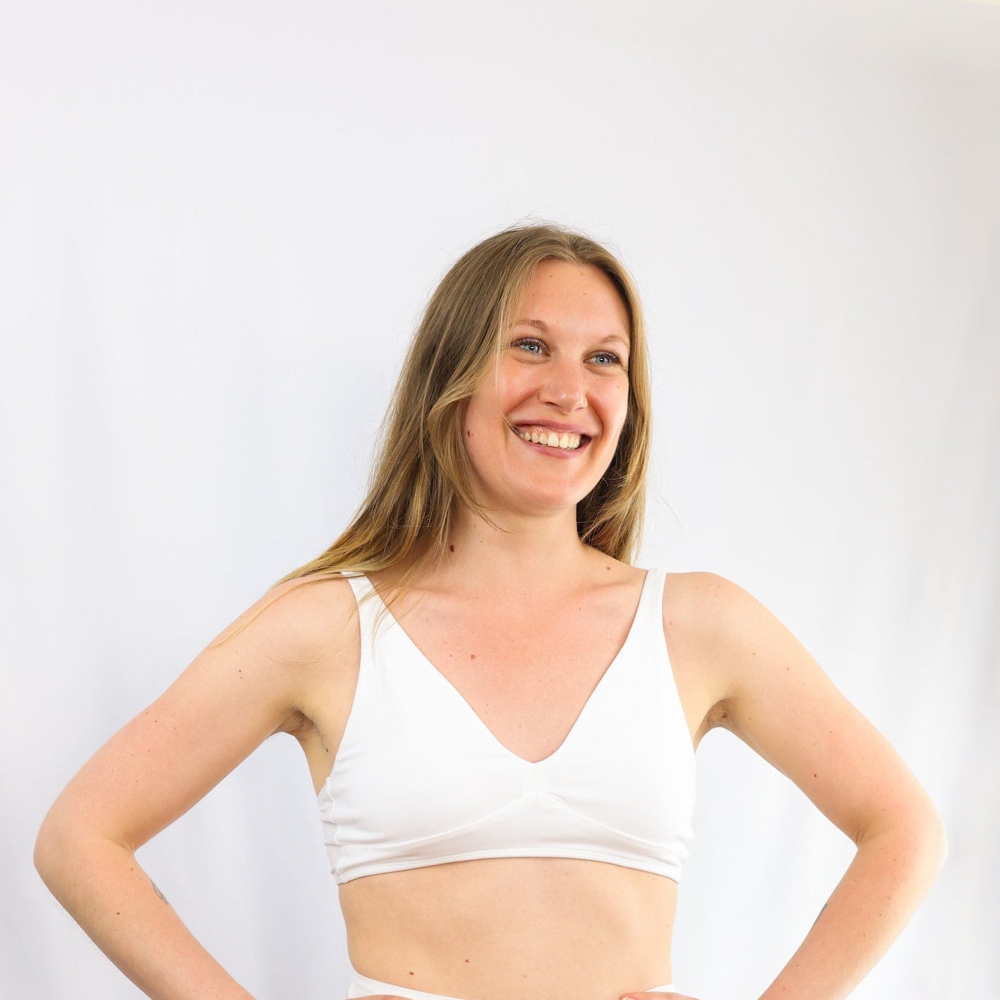 Women’s organic cotton bralette in white
